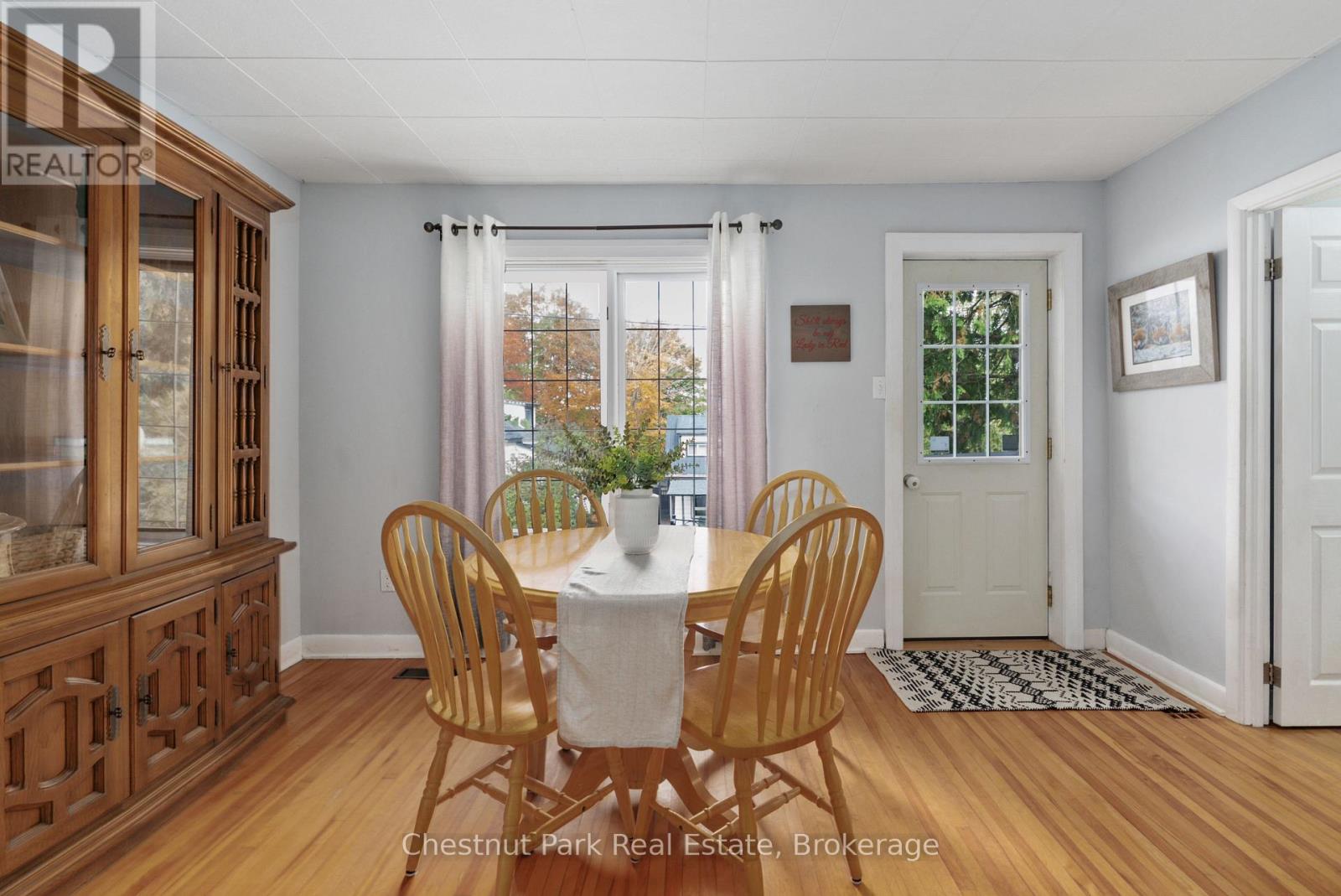 3 Cora Street E, Huntsville, Ontario  P1H 1T5 - Photo 2 - X12708090