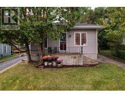 3 CORA STREET E, Huntsville, Ontario