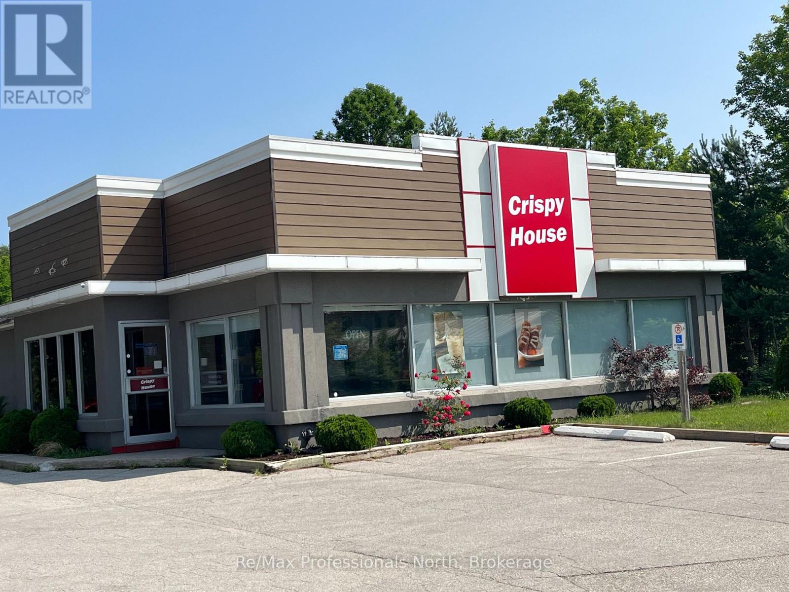 350 Winewood Avenue E, Gravenhurst, Ontario  P1P 1B7 - Photo 1 - X12711122