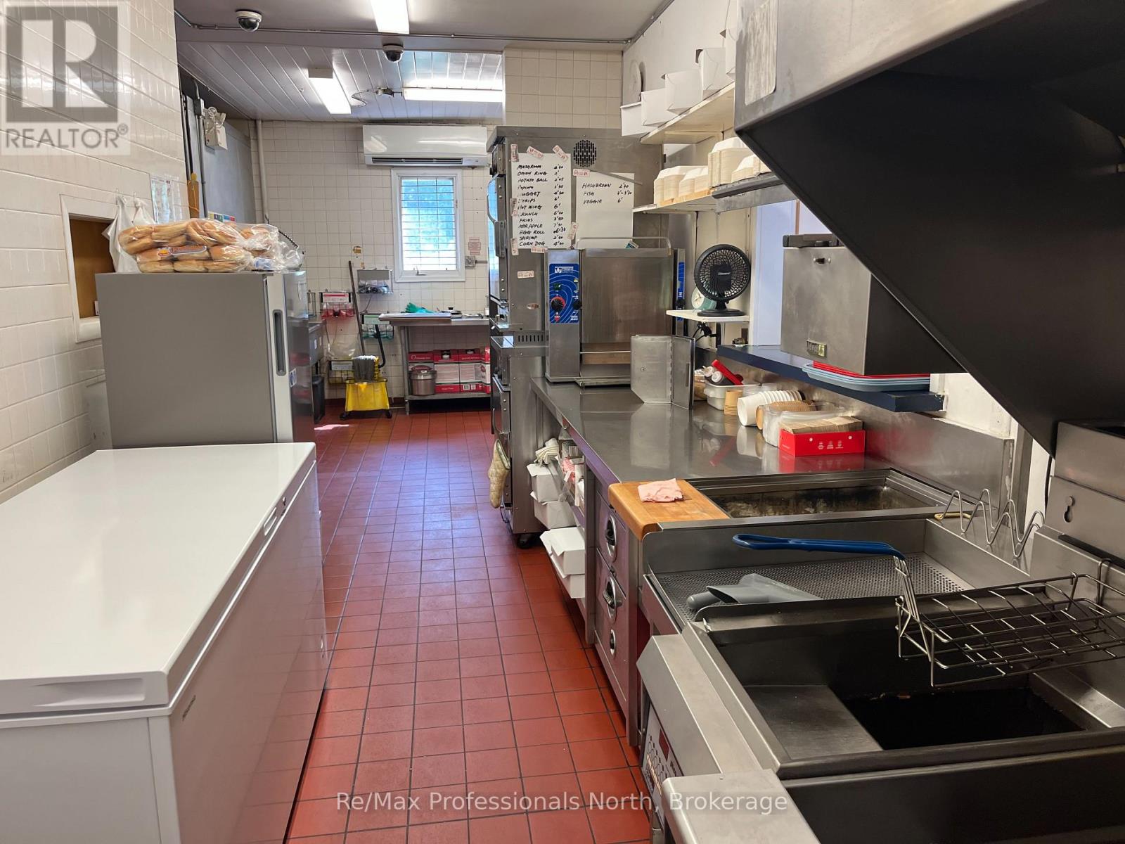 350 Winewood Avenue E, Gravenhurst, Ontario  P1P 1B7 - Photo 14 - X12711122