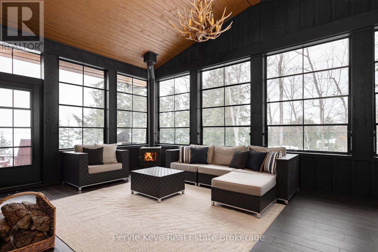 86 Claren Crescent, Huntsville, Ontario  P1H 0C3 - Photo 2 - X12712102