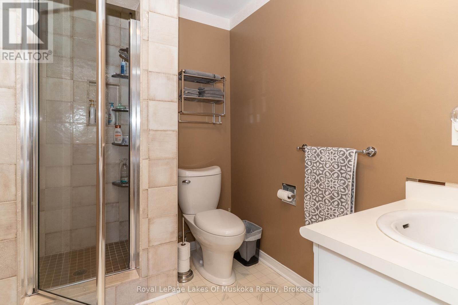 50 Shoreline Drive, Bracebridge, Ontario  P1L 1Z4 - Photo 18 - X12715550