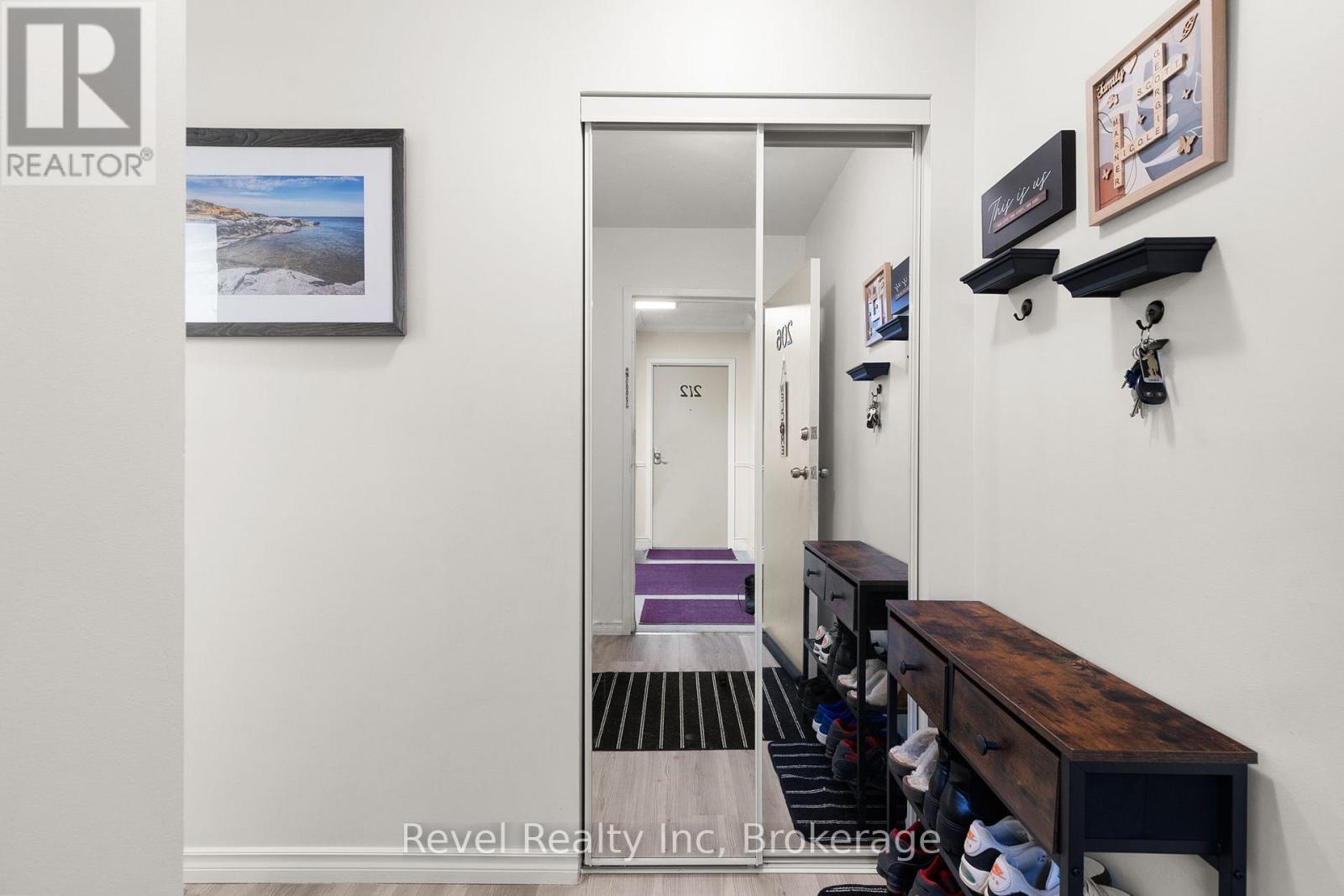 206 - 1 Georgian Bay Avenue, Parry Sound, Ontario  P2A 3B1 - Photo 2 - X12716044