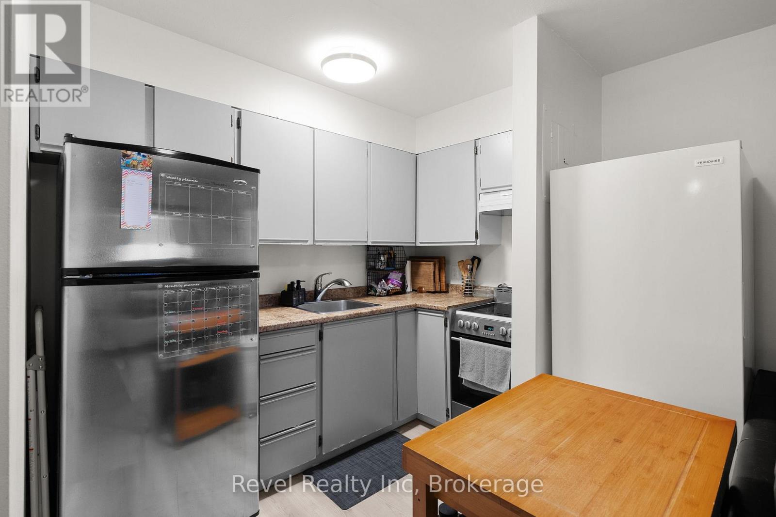 206 - 1 Georgian Bay Avenue, Parry Sound, Ontario  P2A 3B1 - Photo 5 - X12716044