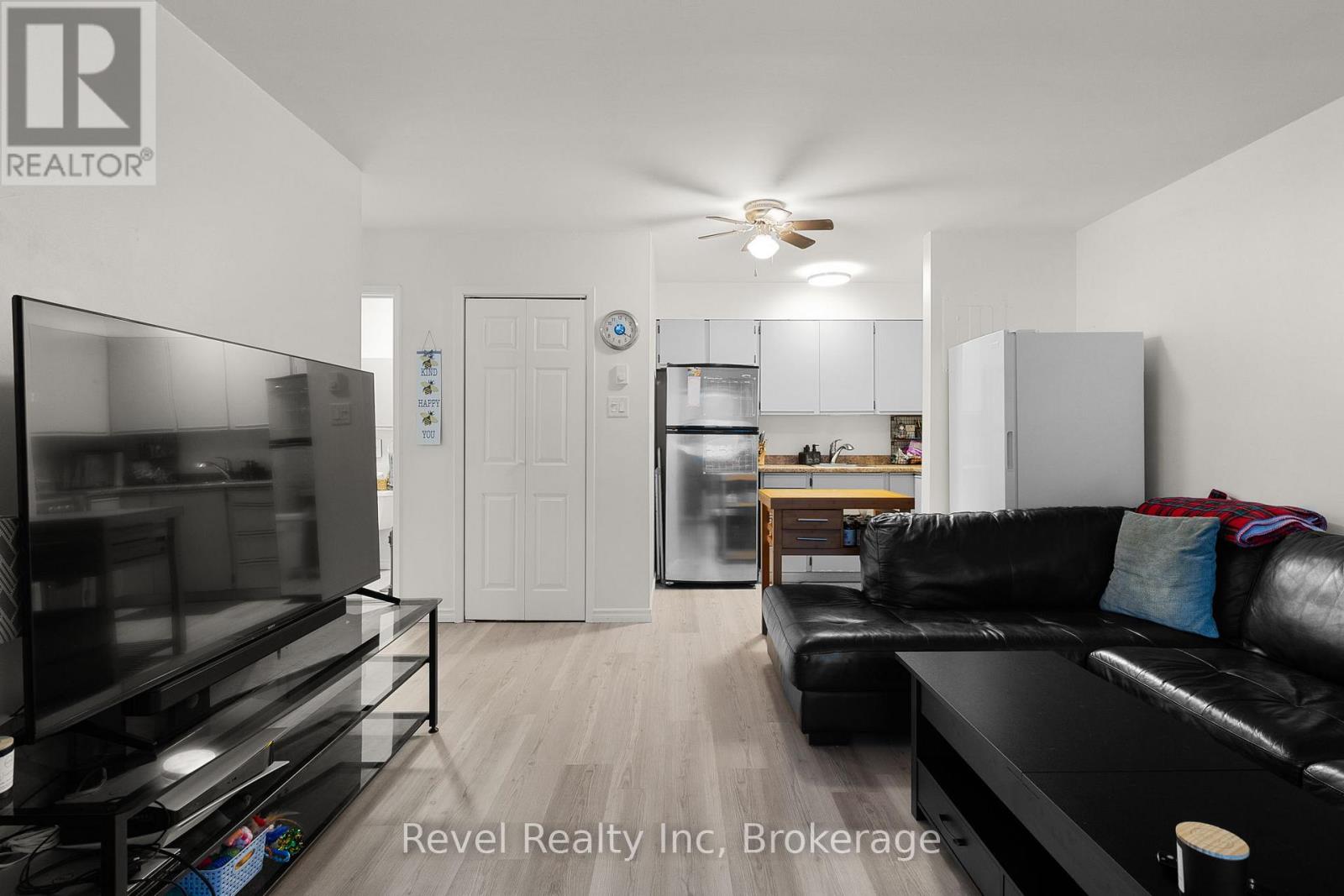 206 - 1 Georgian Bay Avenue, Parry Sound, Ontario  P2A 3B1 - Photo 9 - X12716044