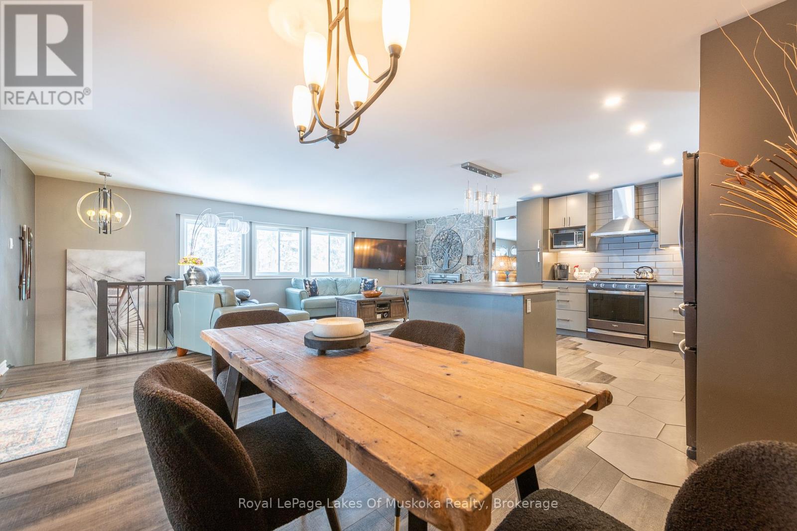 256 Woodland Drive, Huntsville, Ontario  P1H 1A6 - Photo 13 - X12716700