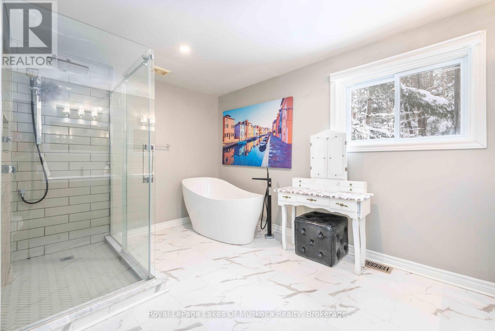 256 Woodland Drive, Huntsville, Ontario  P1H 1A6 - Photo 21 - X12716700