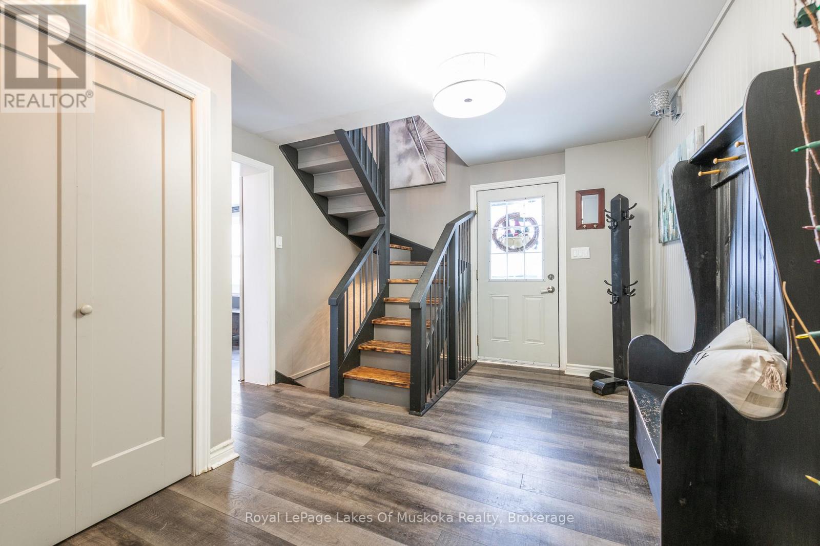 256 Woodland Drive, Huntsville, Ontario  P1H 1A6 - Photo 4 - X12716700