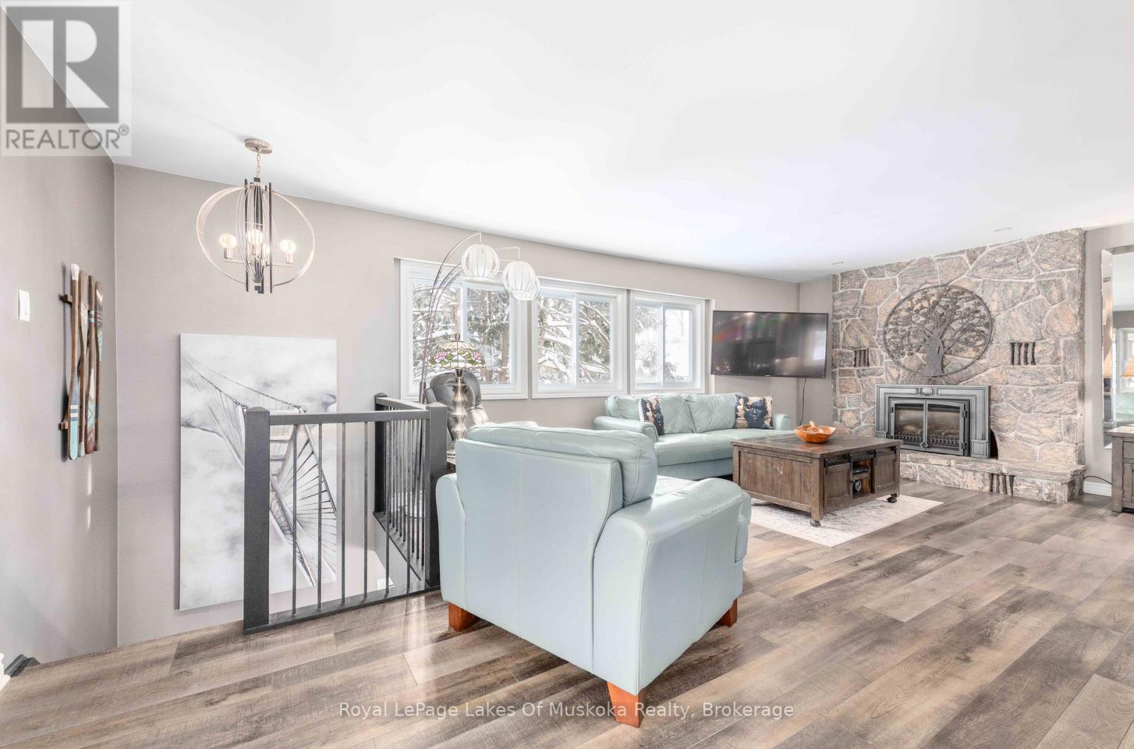 256 Woodland Drive, Huntsville, Ontario  P1H 1A6 - Photo 5 - X12716700