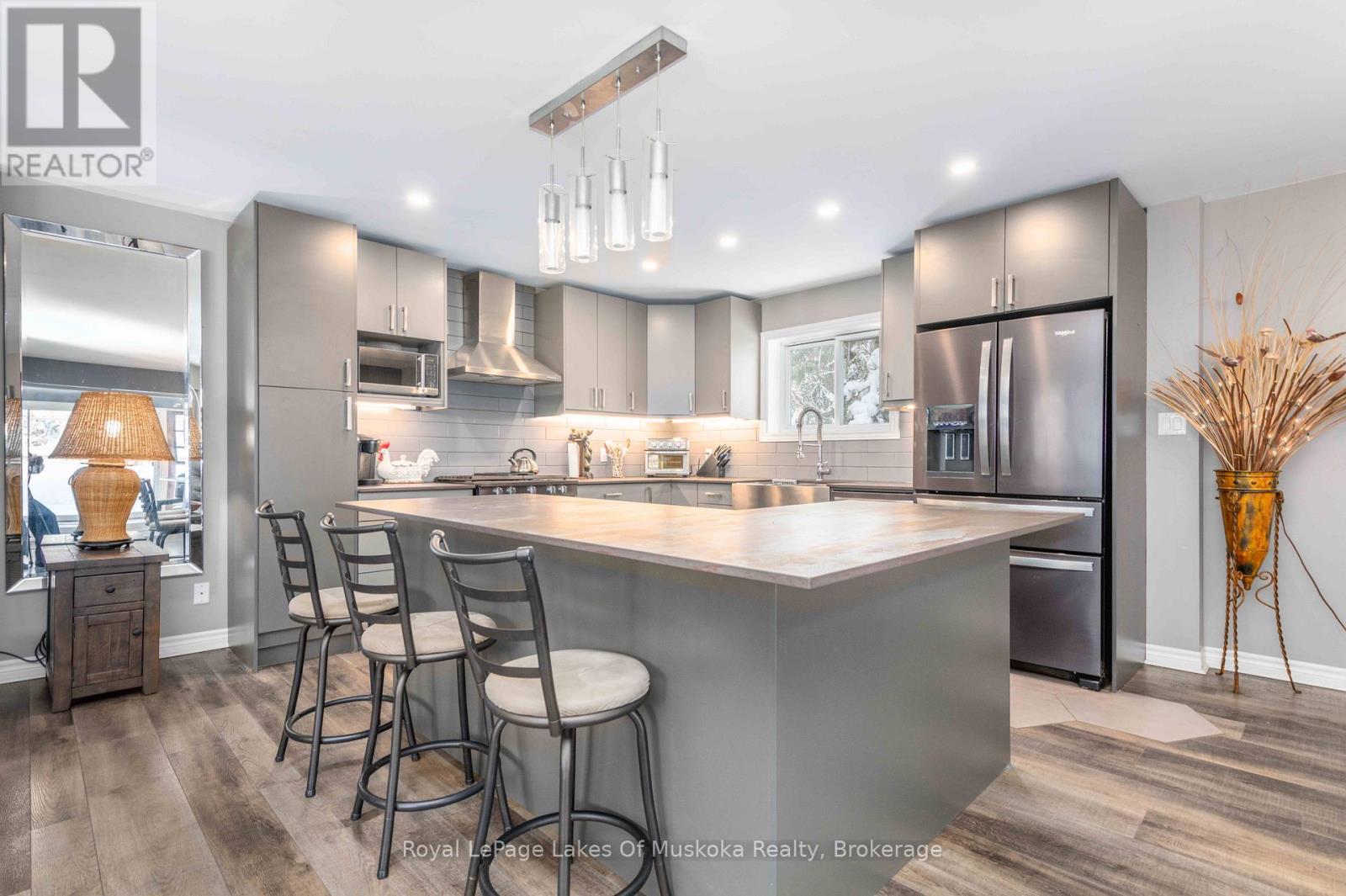 256 Woodland Drive, Huntsville, Ontario  P1H 1A6 - Photo 7 - X12716700