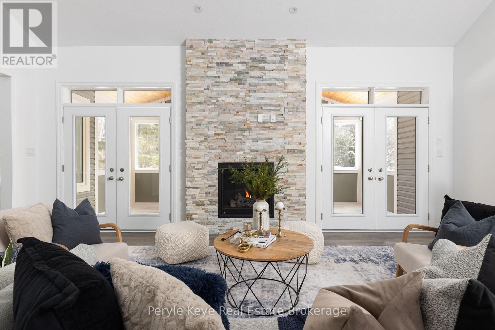 30 Dyer Crescent, Bracebridge, Ontario  P1L 0N4 - Photo 1 - X12719686