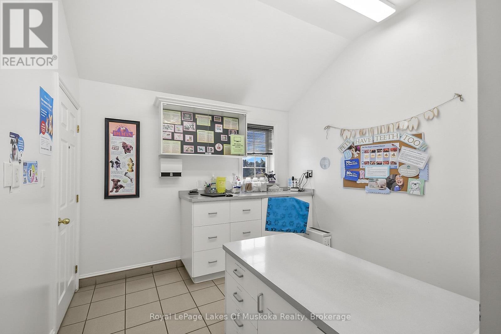 1008 South Monck Drive, Bracebridge, Ontario  P1L 1W8 - Photo 13 - X12720126