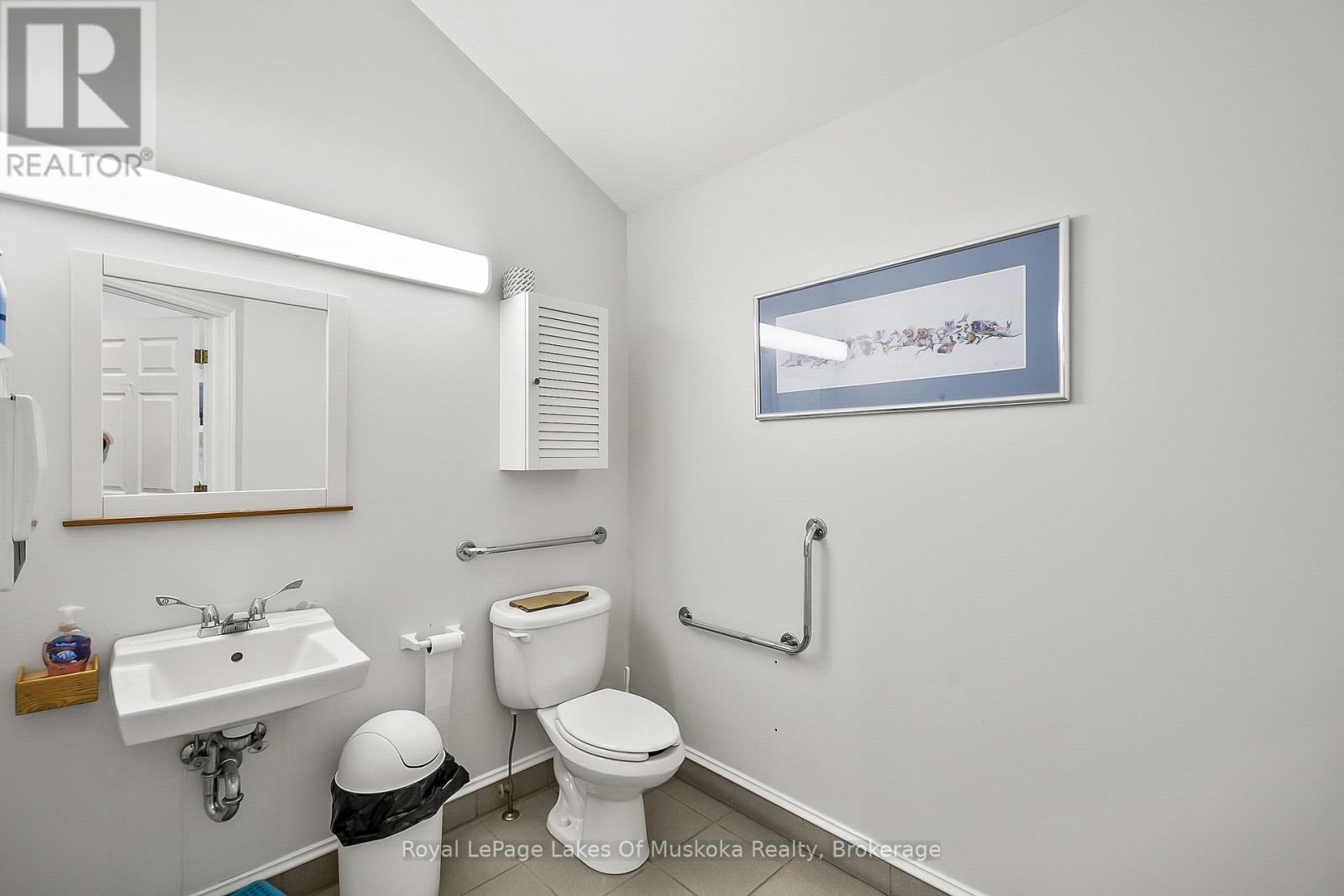 1008 South Monck Drive, Bracebridge, Ontario  P1L 1W8 - Photo 19 - X12720126