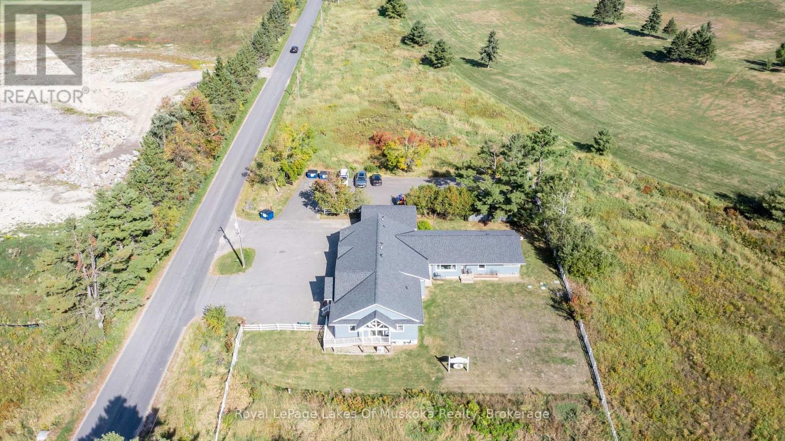 1008 South Monck Drive, Bracebridge, Ontario  P1L 1W8 - Photo 3 - X12720126