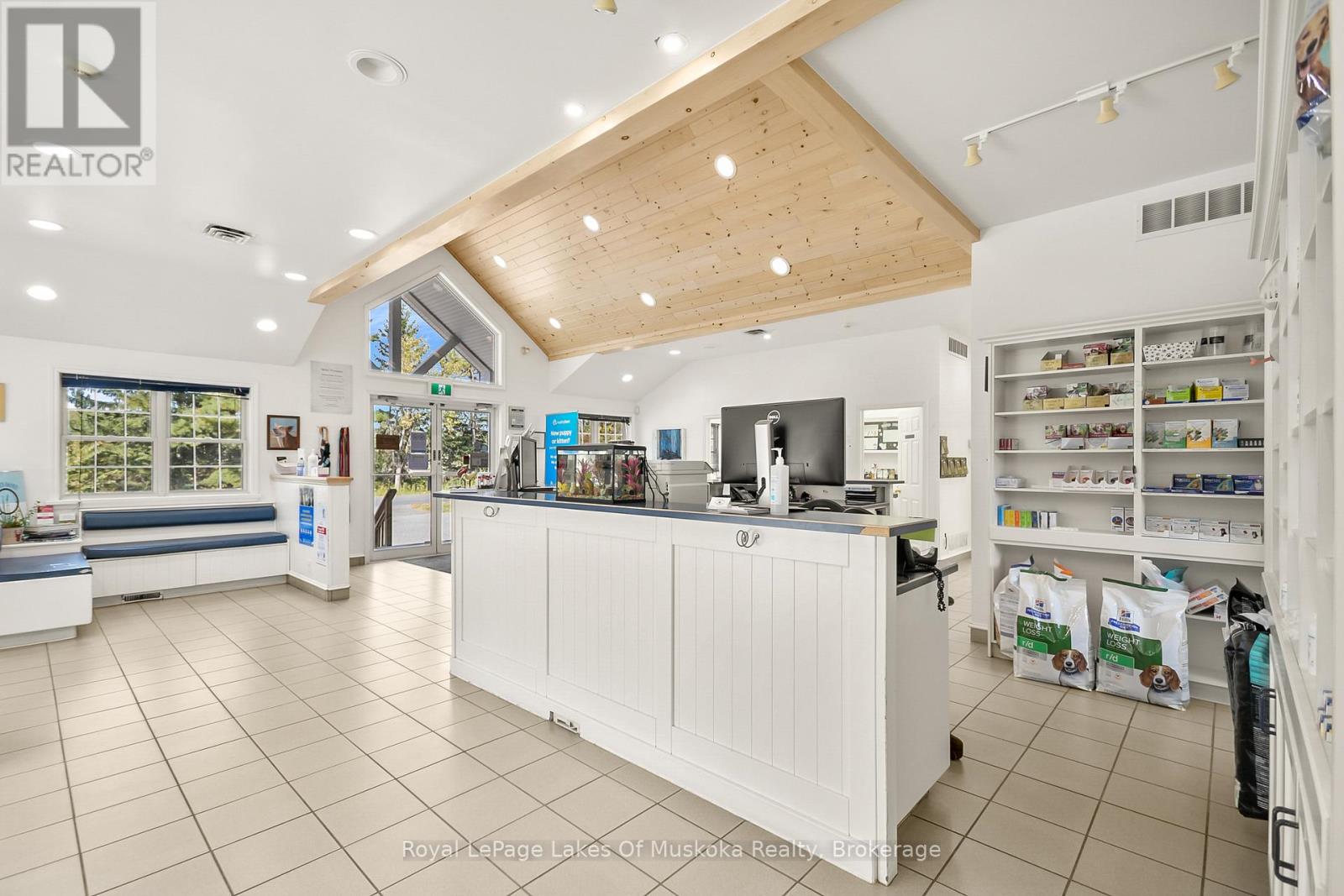 1008 South Monck Drive, Bracebridge, Ontario  P1L 1W8 - Photo 8 - X12720126