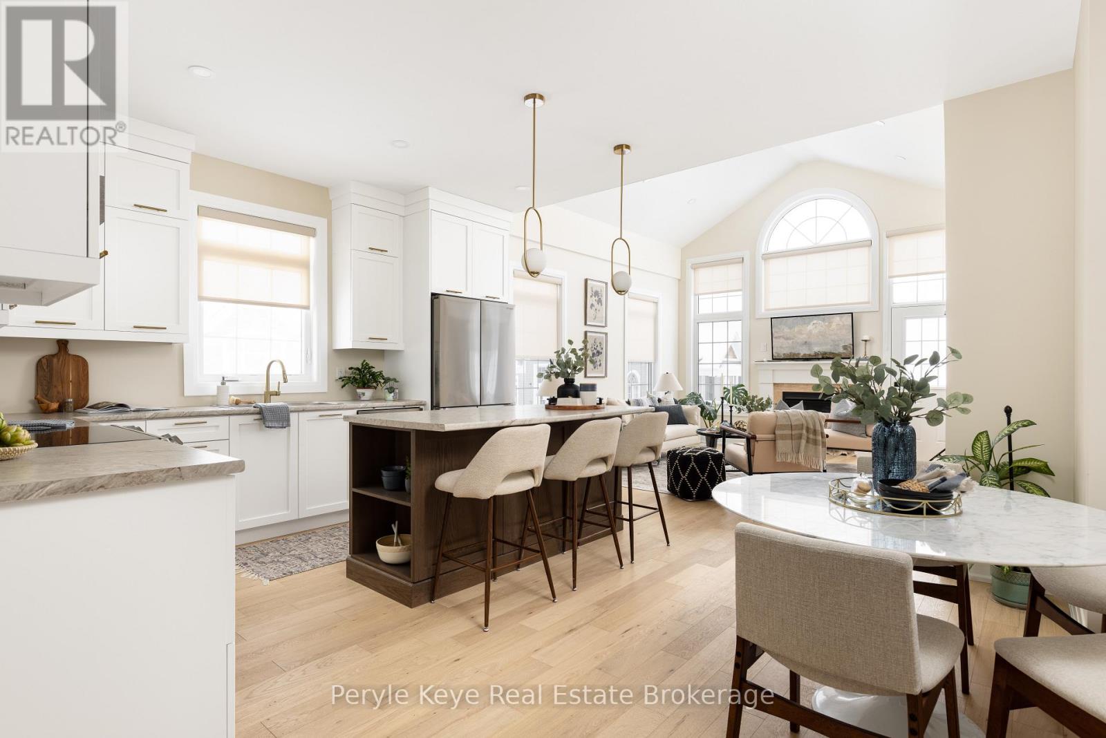 2 Leeds Court, Bracebridge, Ontario  P1L 0B7 - Photo 2 - X12723394