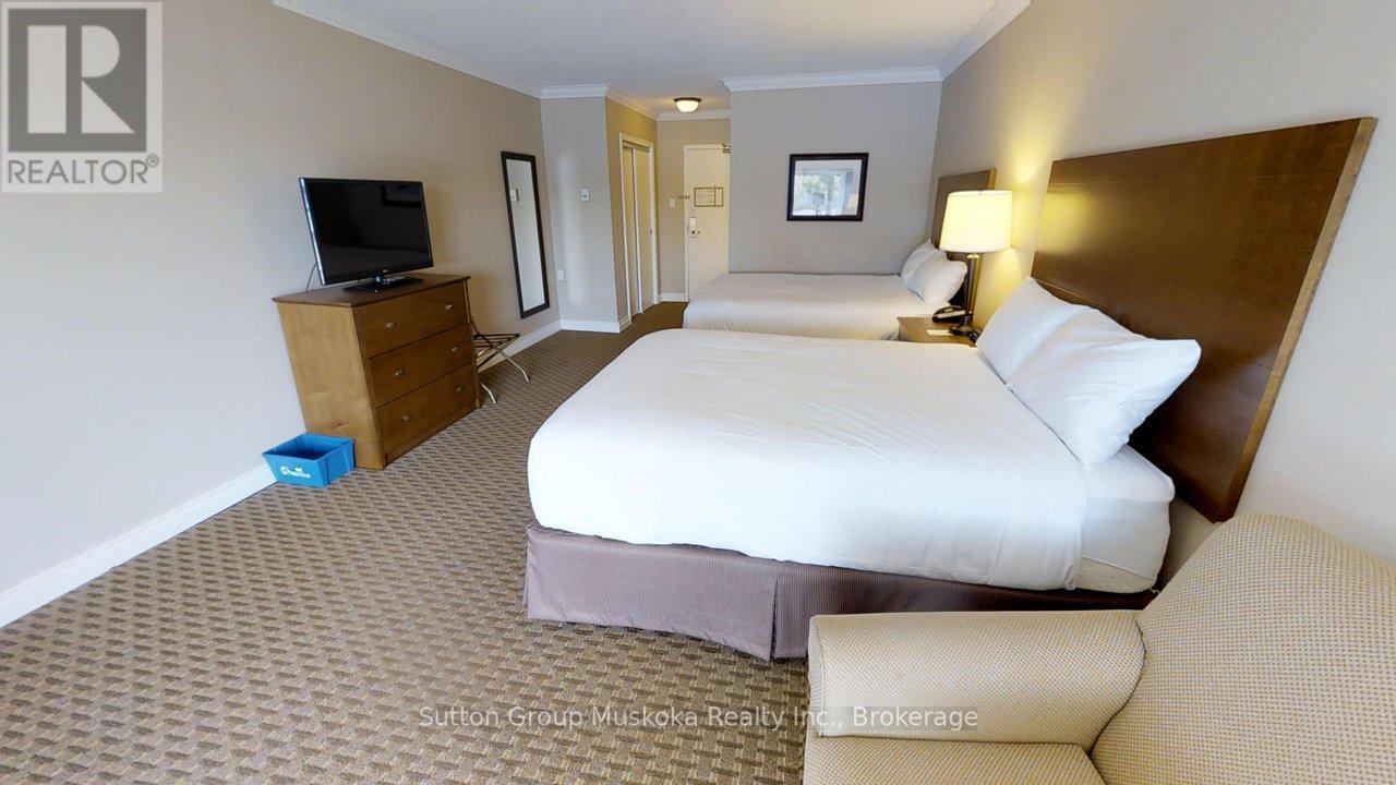 421 - 421 Bayshore - Deerhurst Drive, Huntsville, Ontario  P1H 2E8 - Photo 1 - X12731802