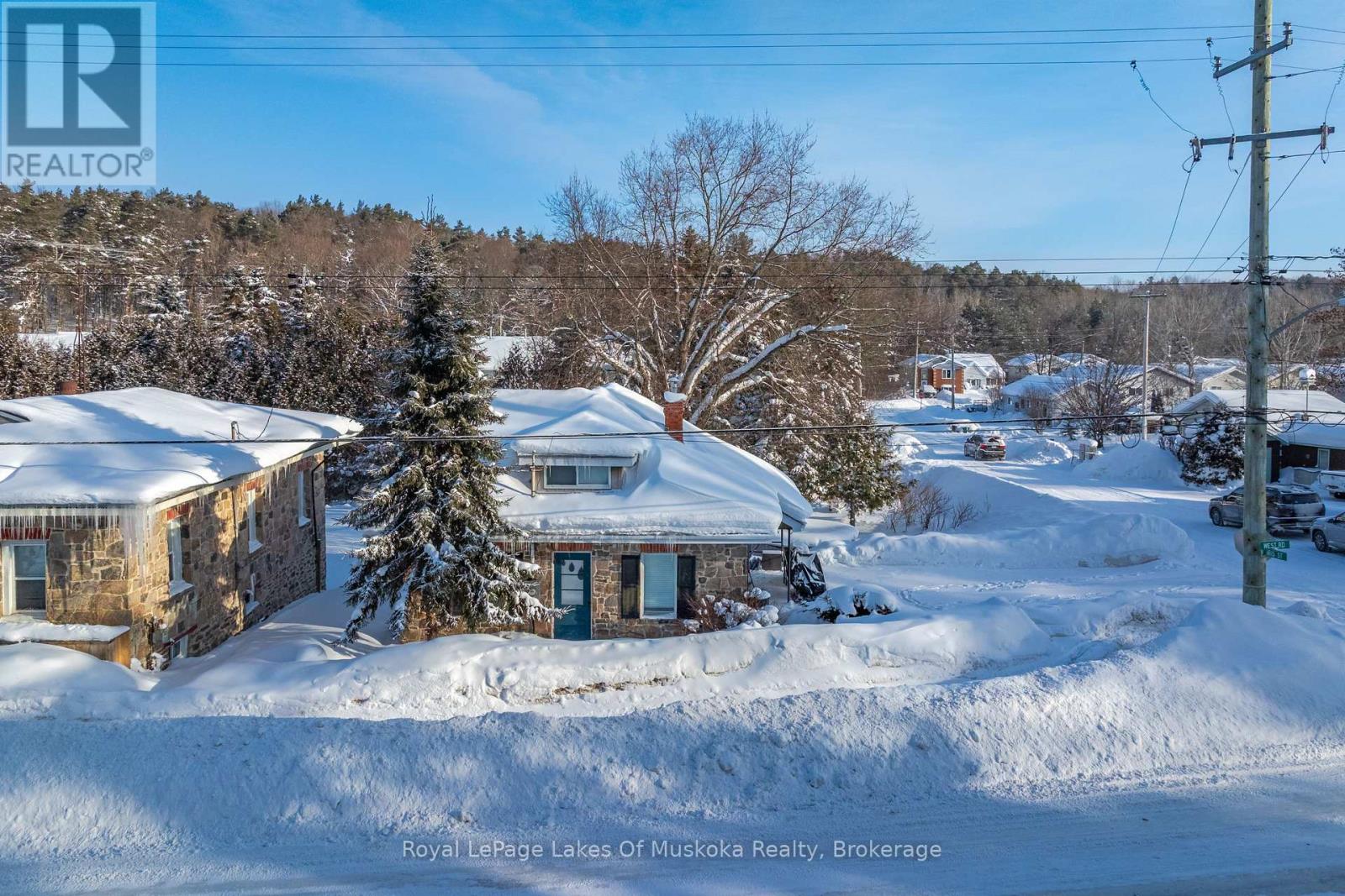 60 West Road W, Huntsville, Ontario  P1H 1L8 - Photo 1 - X12733366