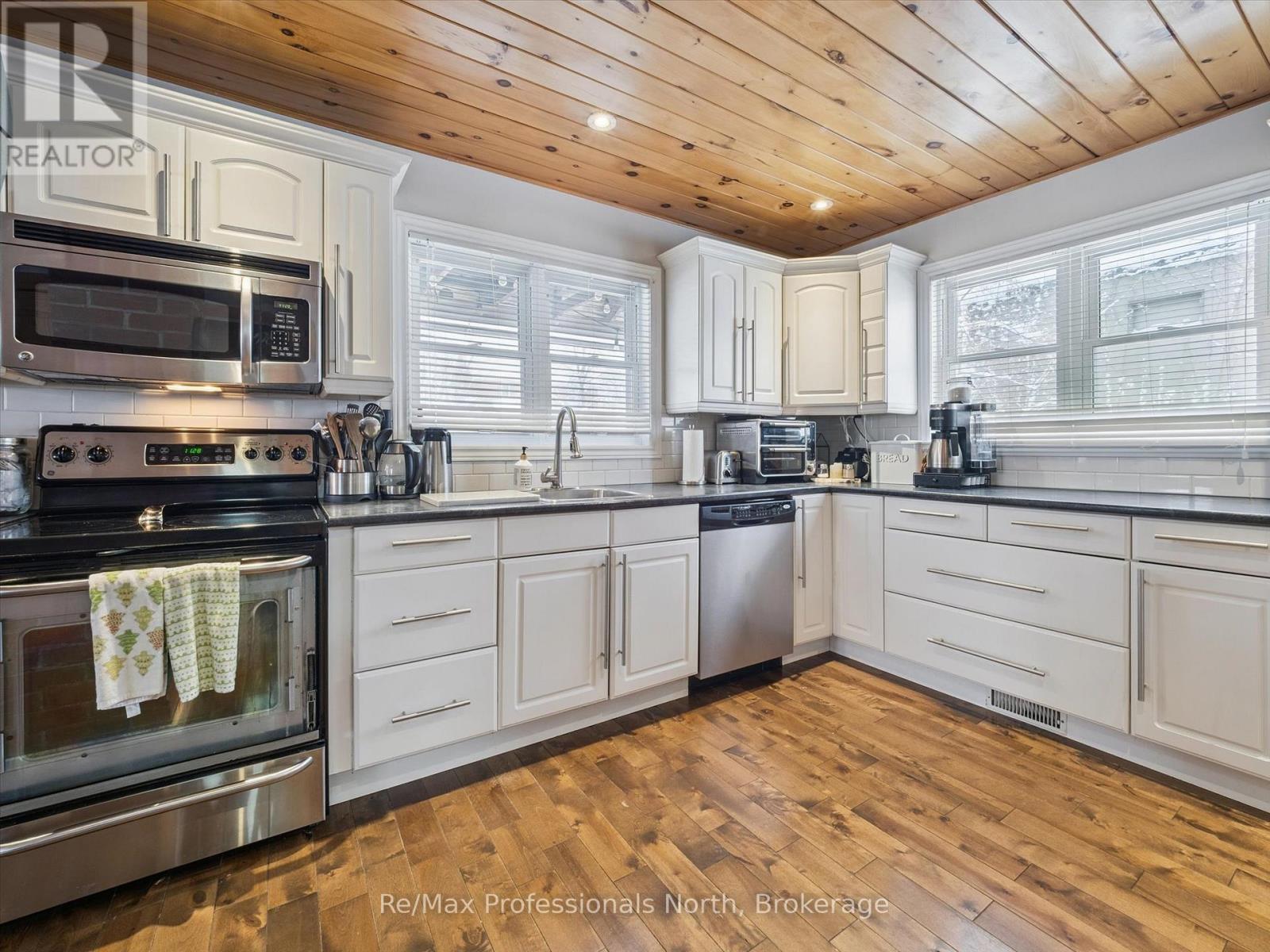 210-250 Brock Street, Gravenhurst, Ontario  P1P 1H4 - Photo 40 - X12733442