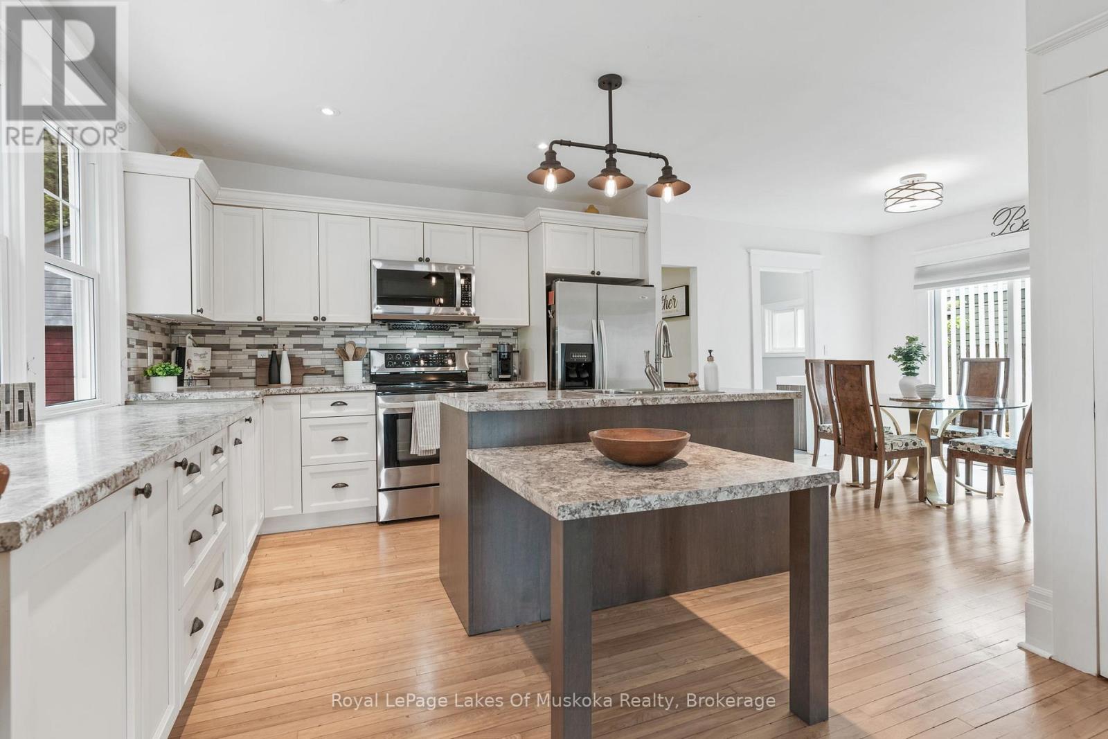 8 North Road, Lake Of Bays, Ontario  P0B 1A0 - Photo 10 - X12735404