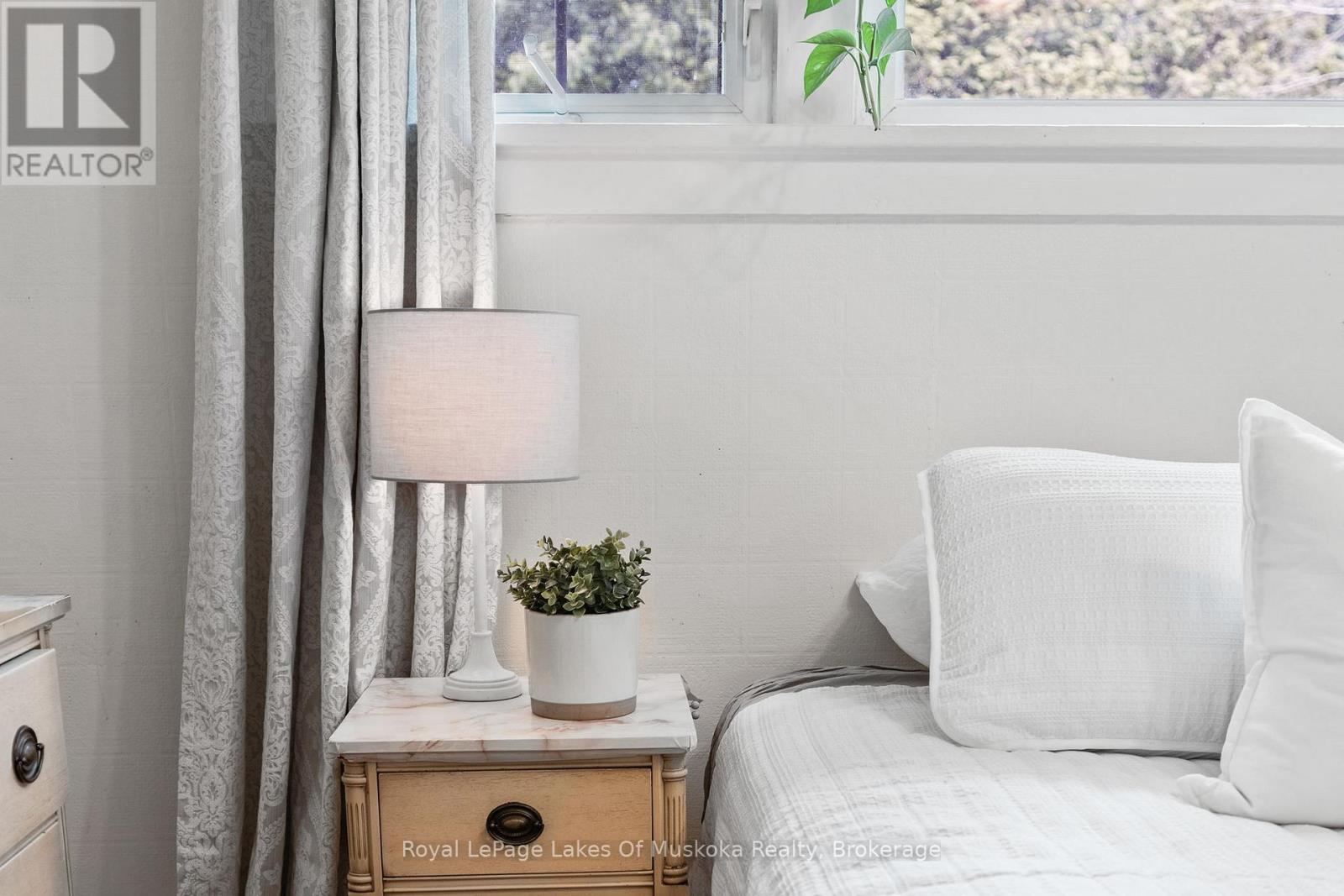 8 North Road, Lake Of Bays, Ontario  P0B 1A0 - Photo 28 - X12735404