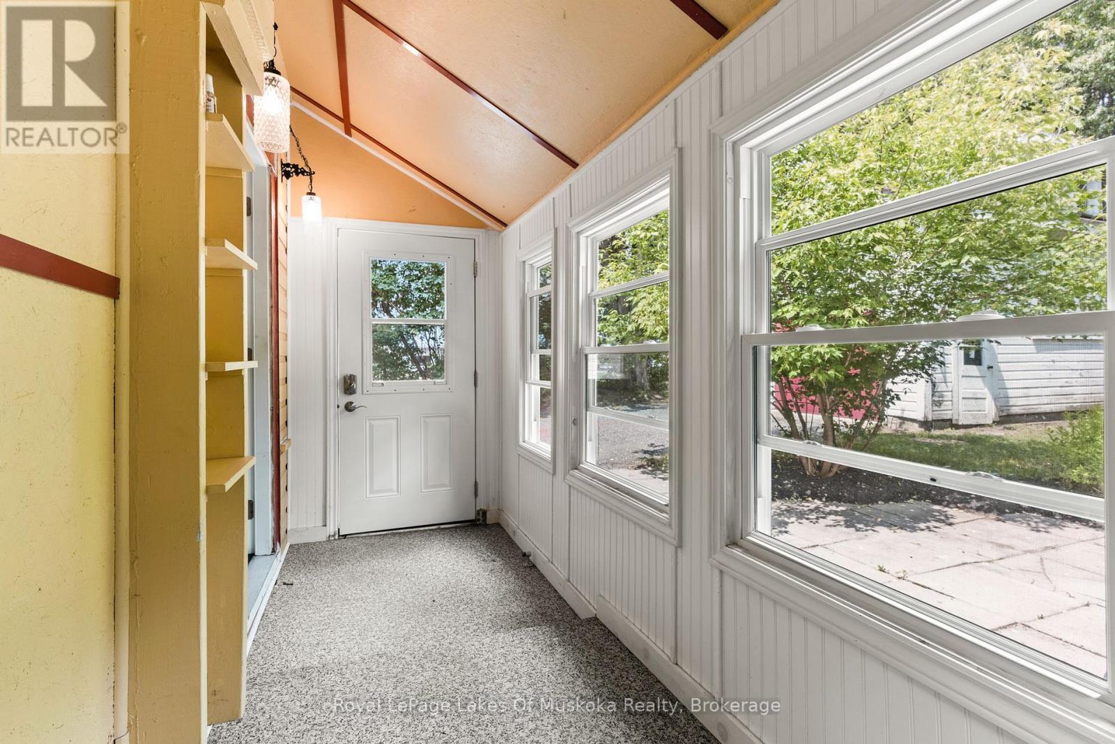 8 North Road, Lake Of Bays, Ontario  P0B 1A0 - Photo 37 - X12735404