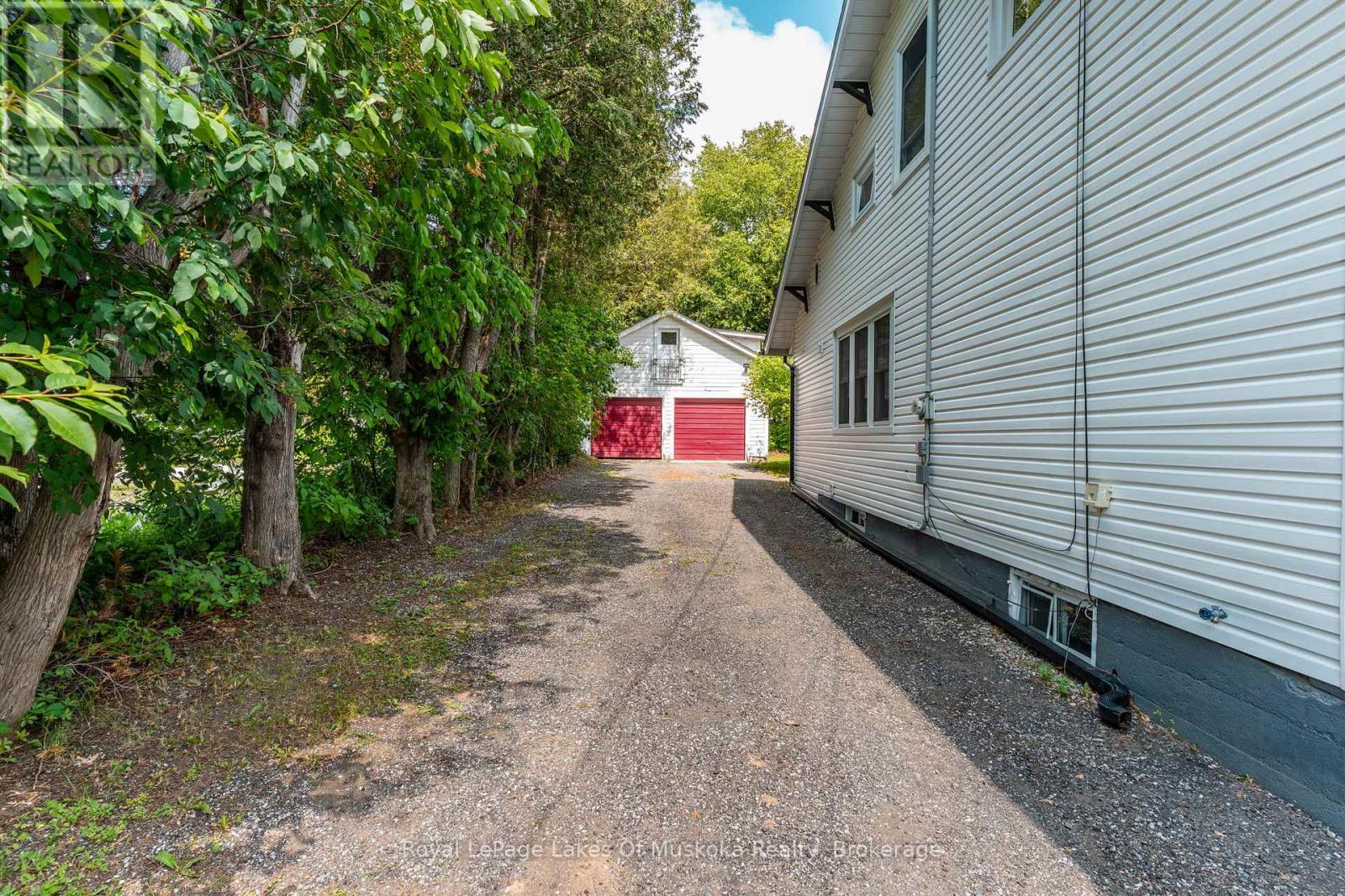 8 North Road, Lake Of Bays, Ontario  P0B 1A0 - Photo 38 - X12735404