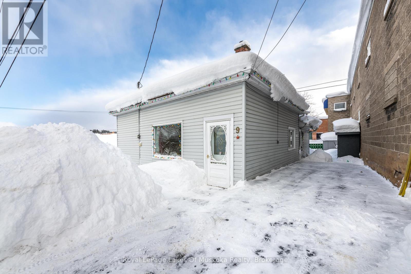 9 Caroline Street E, Huntsville, Ontario  P1H 2B3 - Photo 1 - X12735530