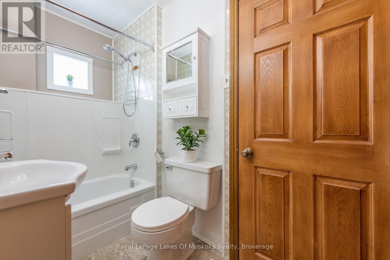 9 Caroline Street E, Huntsville, Ontario  P1H 2B3 - Photo 9 - X12735530