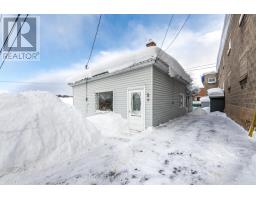 9 CAROLINE STREET E, Huntsville, Ontario