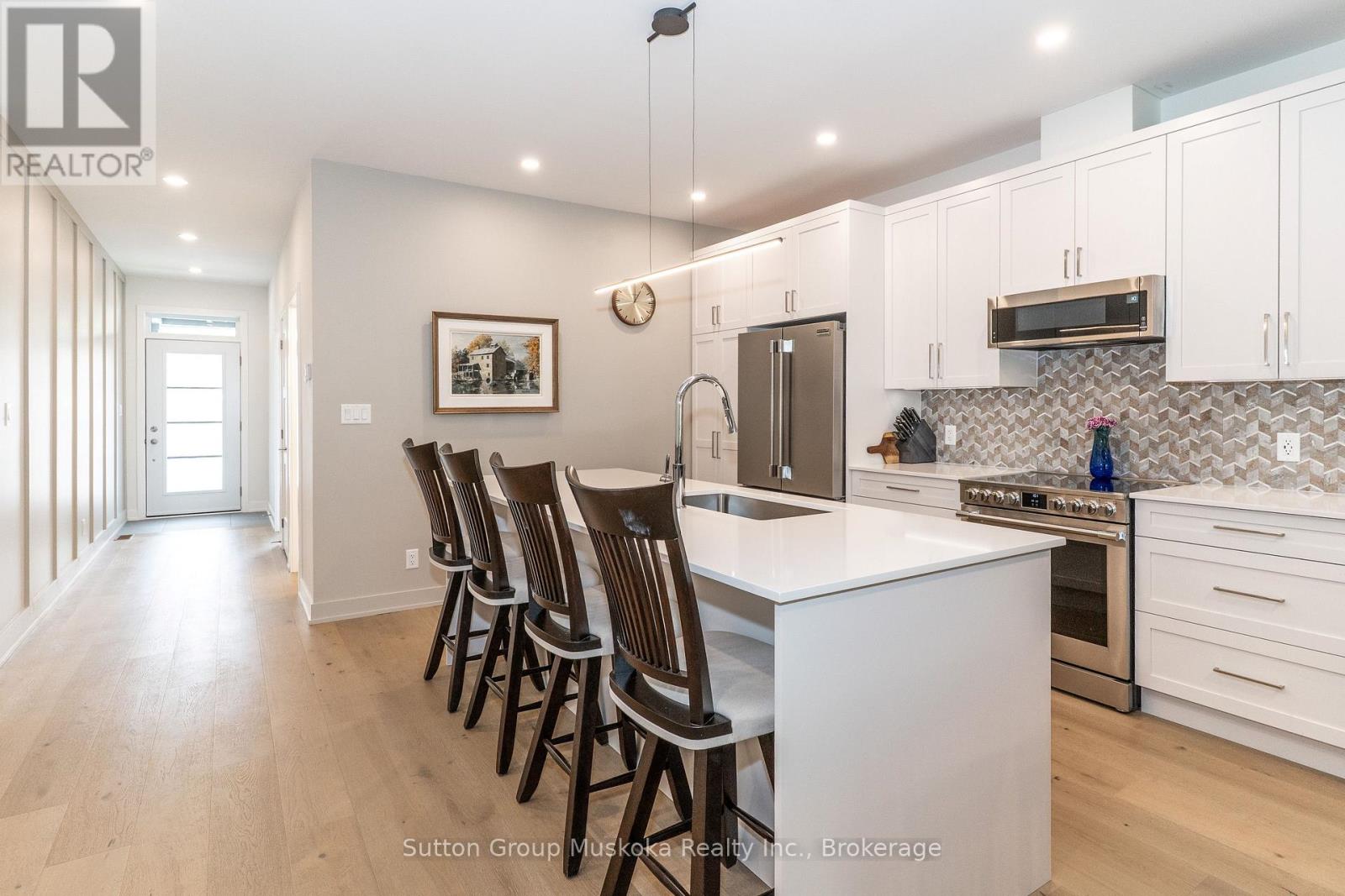 9 Jack Street, Huntsville, Ontario  P1H 0G4 - Photo 10 - X12739736