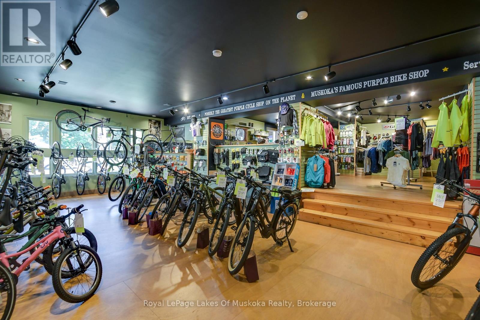 230 Ecclestone Drive, Bracebridge, Ontario  P1L 1G4 - Photo 11 - X12745408