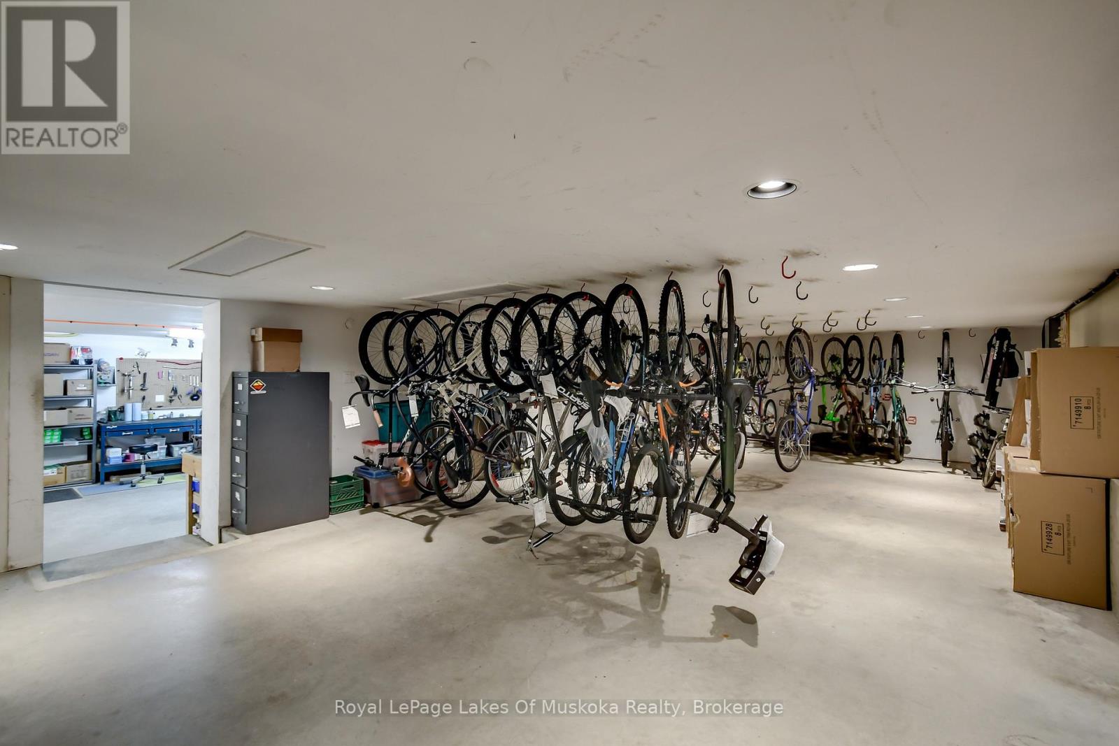 230 Ecclestone Drive, Bracebridge, Ontario  P1L 1G4 - Photo 16 - X12745408