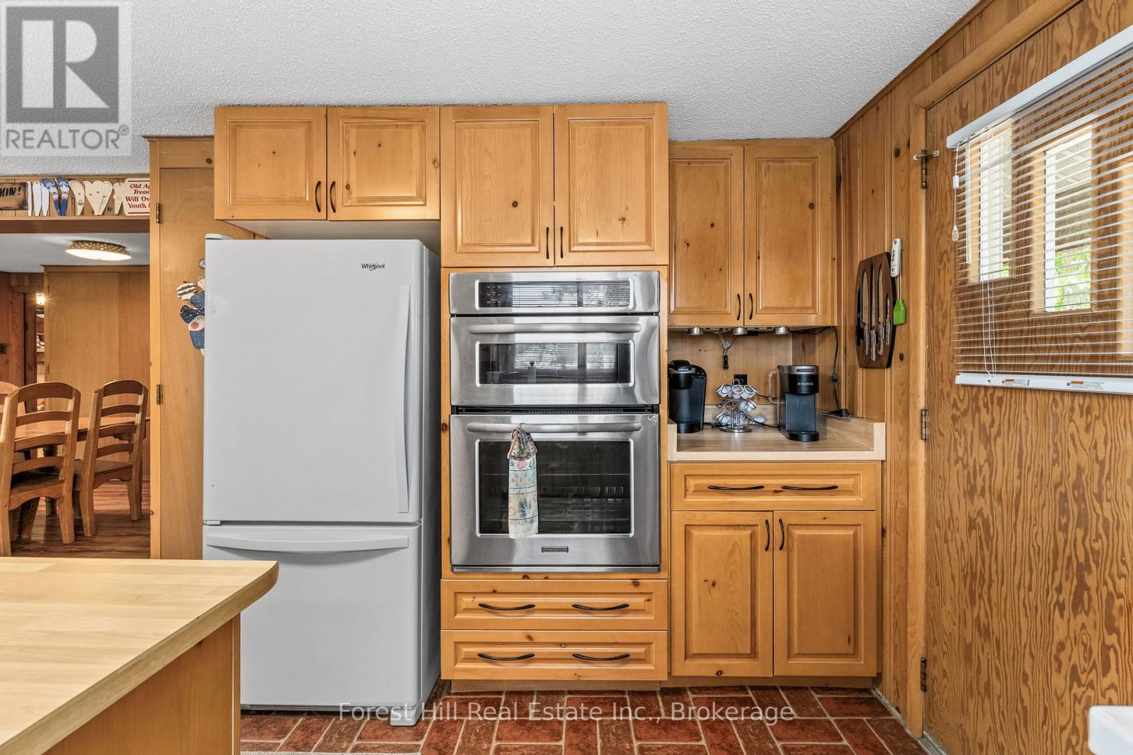 1062 Pine Lake Road, Gravenhurst, Ontario  P1P 1R2 - Photo 12 - X12747764