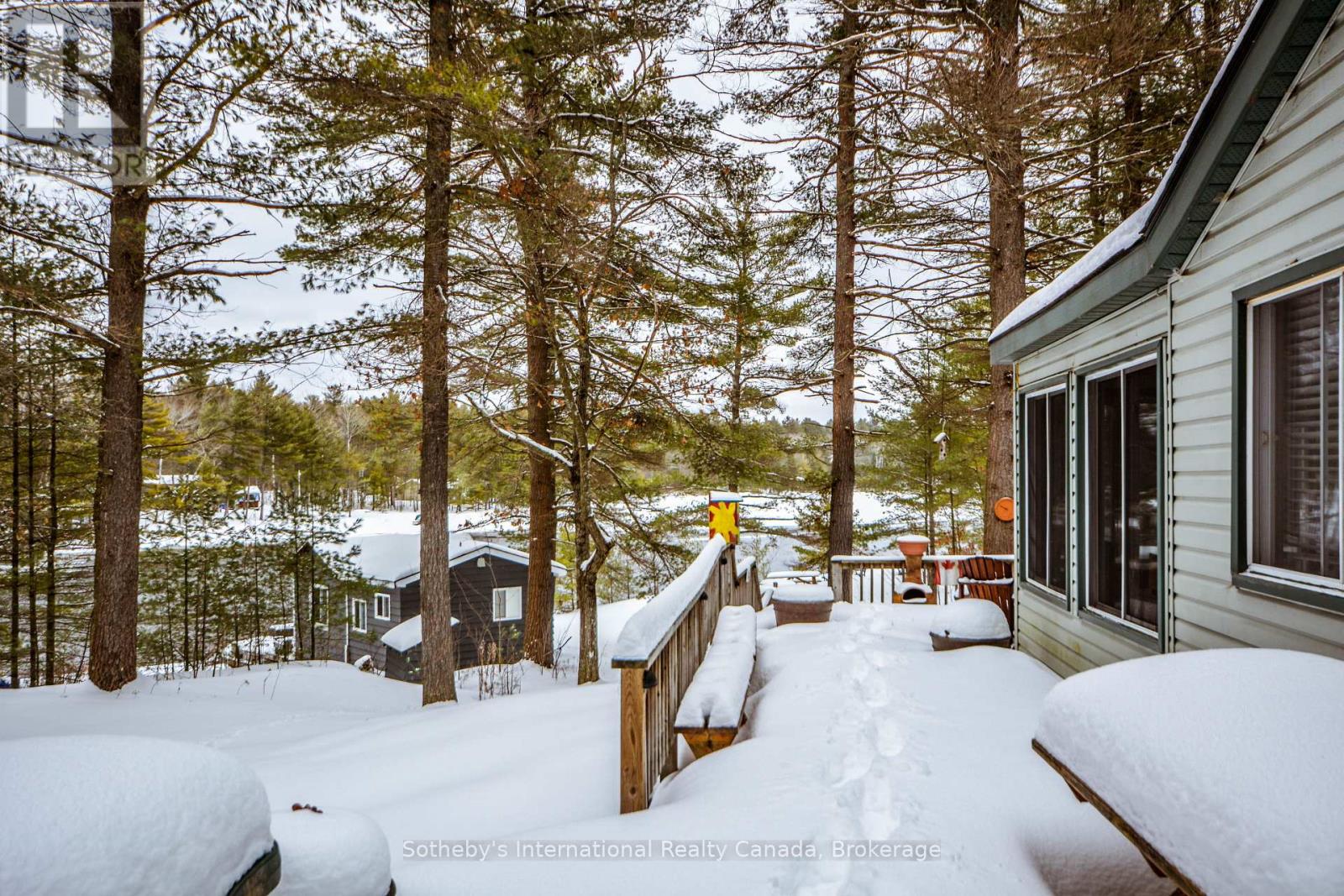 9492 Go Home Lake Shore, Georgian Bay, Ontario  P0C 1H0 - Photo 12 - X12752722