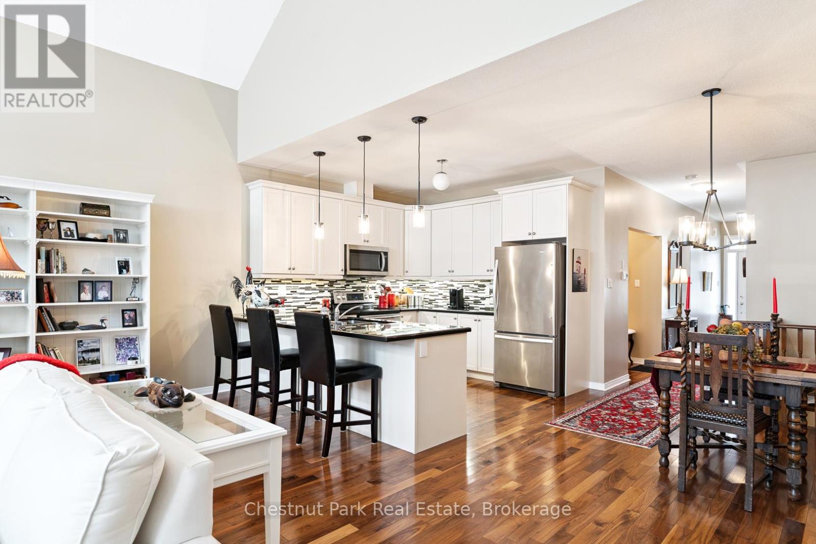 9 Stormont Court, Bracebridge, Ontario  P1L 0B7 - Photo 8 - X12754258