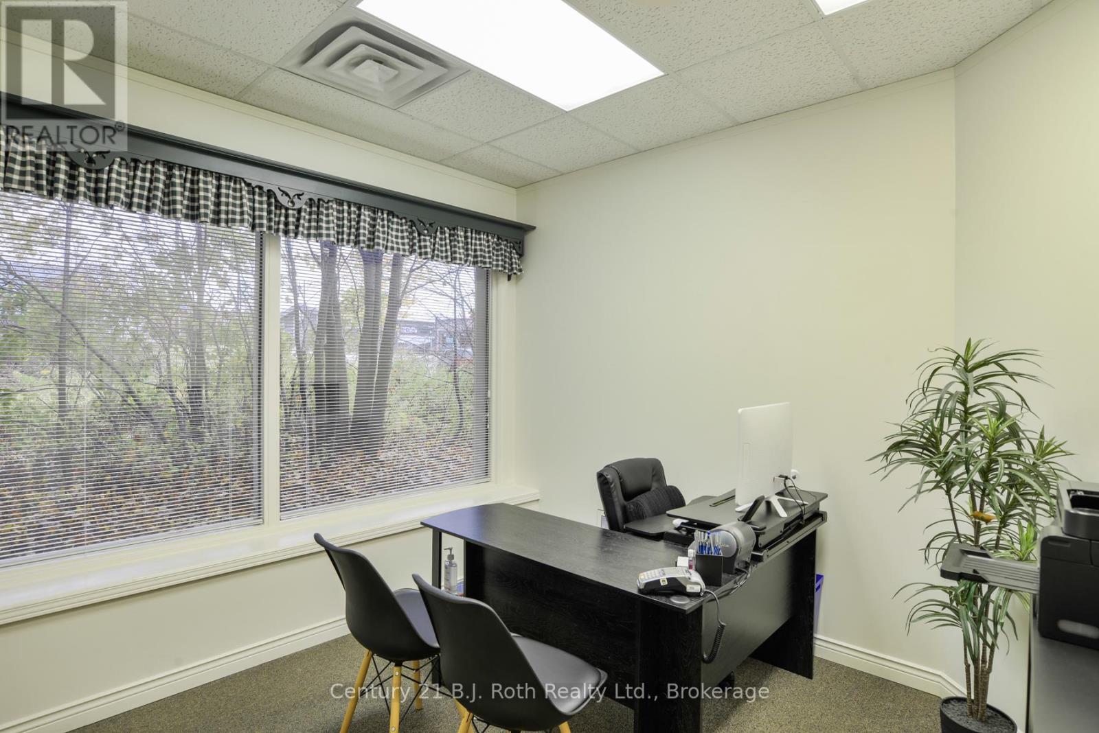 241 Brock Street, Gravenhurst, Ontario  P1P 1H4 - Photo 11 - X12755636