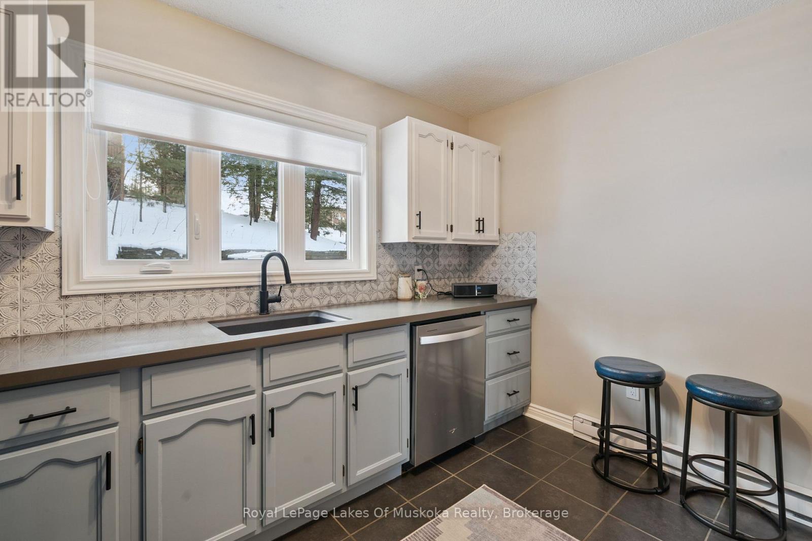 87 Southbank Drive, Bracebridge, Ontario  P1L 1G2 - Photo 12 - X12756756