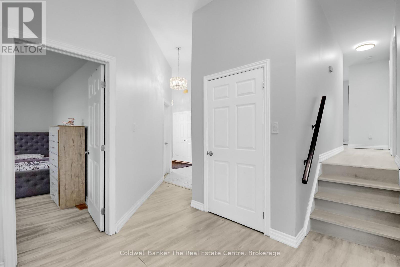 100 Readman Street, Gravenhurst, Ontario  P1P 1R2 - Photo 12 - X12759770