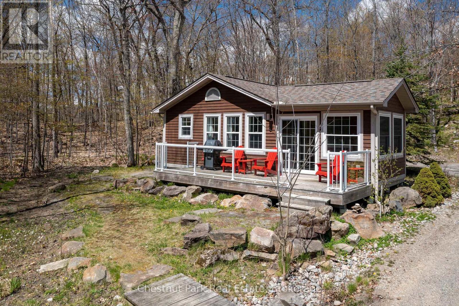 116-10 - 1052 Rat Bay Road, Lake Of Bays, Ontario  P1H 2J6 - Photo 2 - X12773454