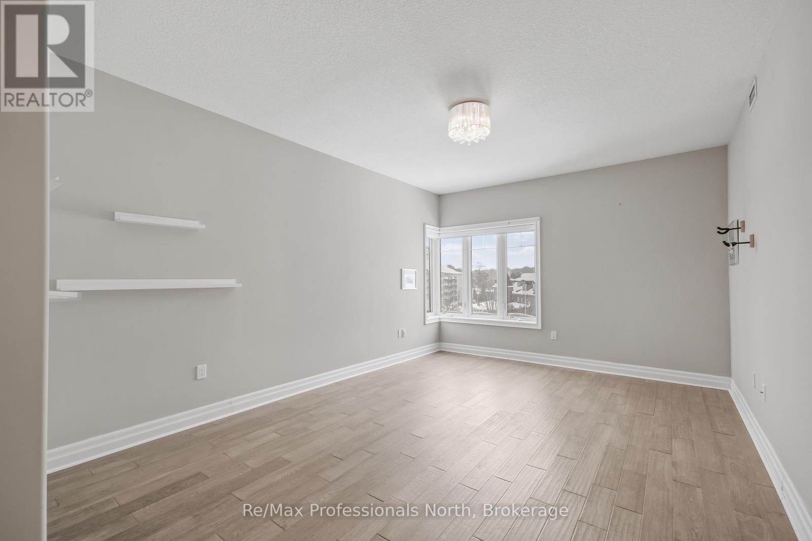 403 - 110 Steamship Bay Road, Gravenhurst, Ontario  P1P 1Z9 - Photo 12 - X12775572