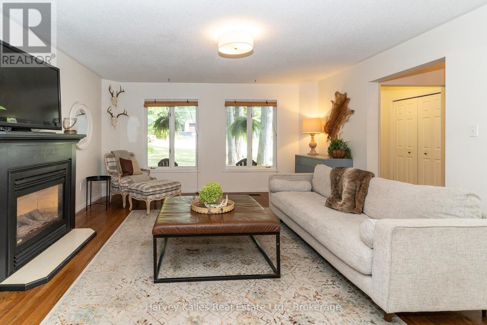 28 Queen Street, Parry Sound, Ontario  P2A 2W3 - Photo 4 - X12786314