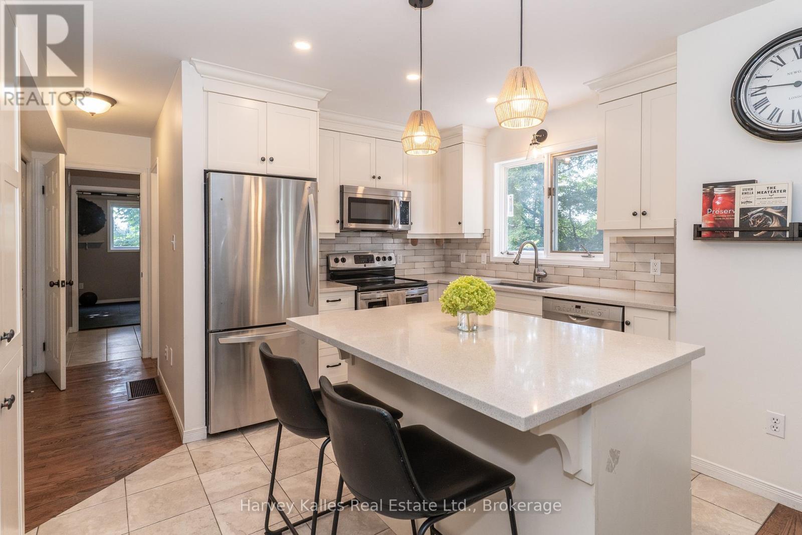 28 Queen Street, Parry Sound, Ontario  P2A 2W3 - Photo 7 - X12786314