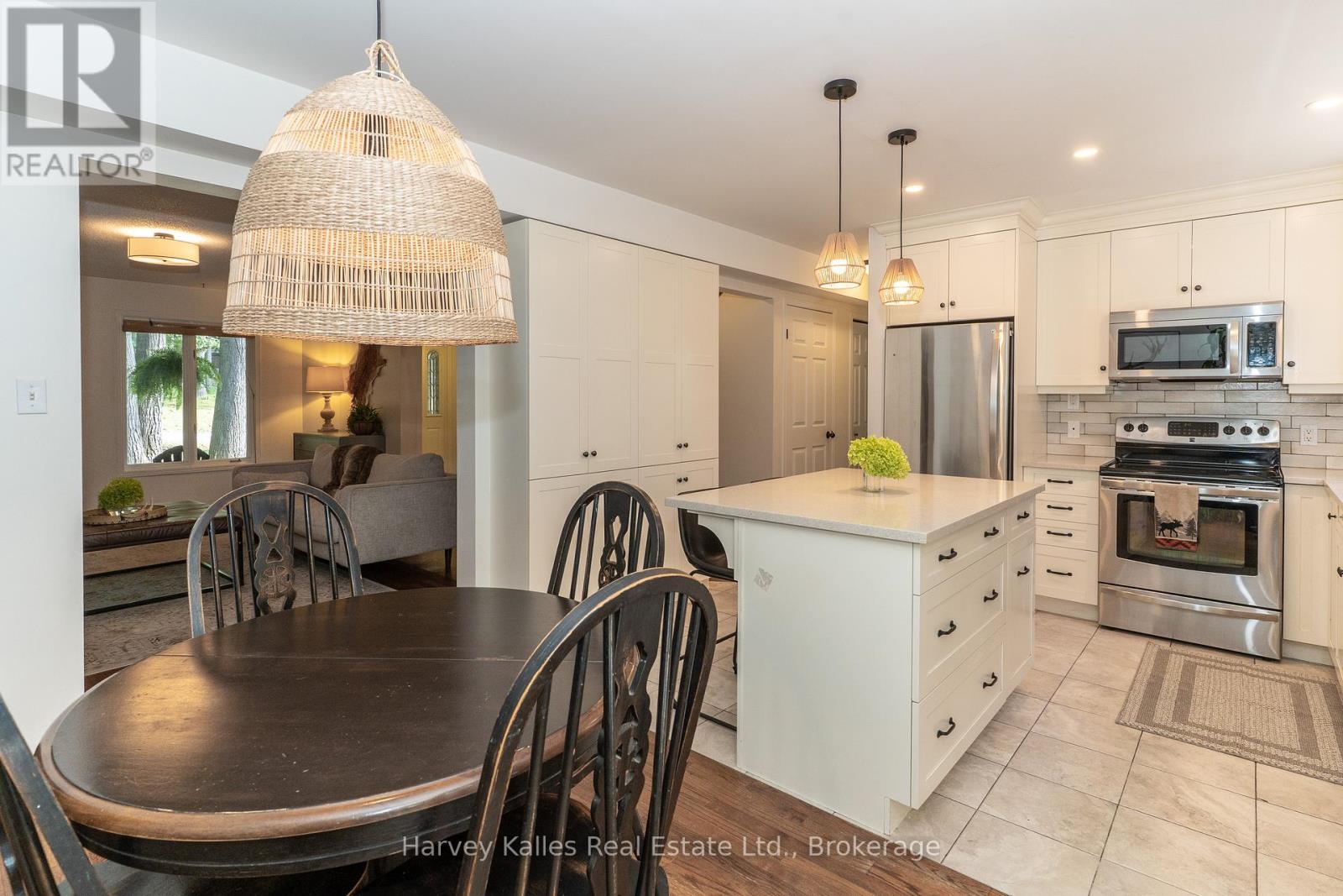 28 Queen Street, Parry Sound, Ontario  P2A 2W3 - Photo 8 - X12786314