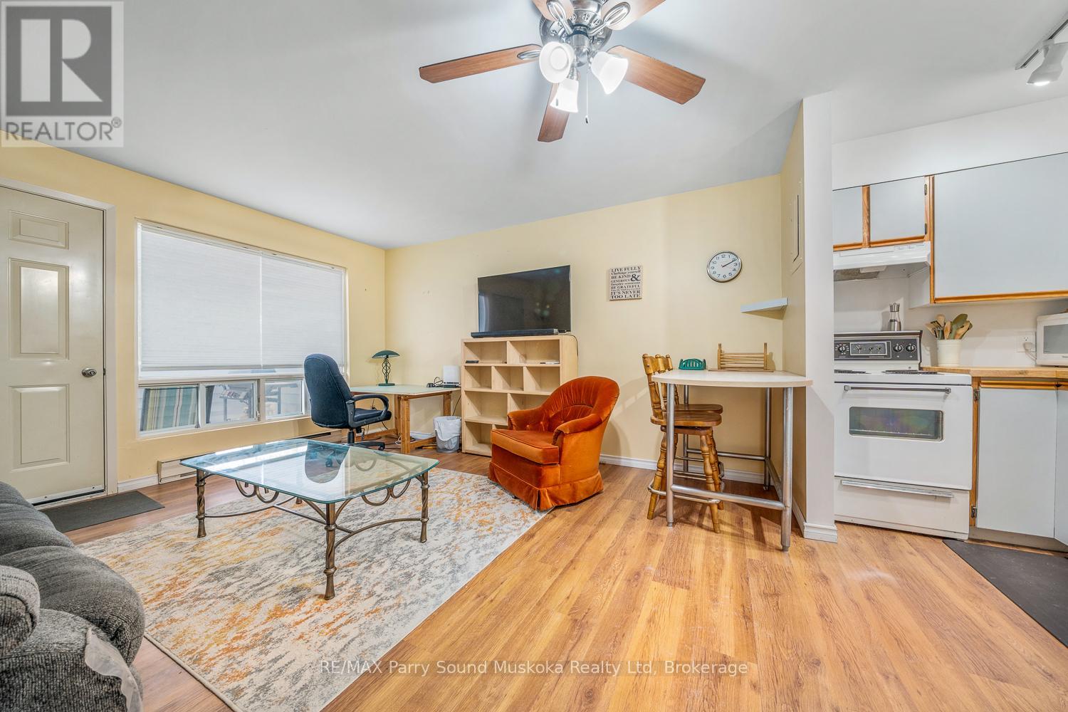 212 - 1 Georgian Bay Avenue, Parry Sound, Ontario  P2A 3B1 - Photo 11 - X12791390