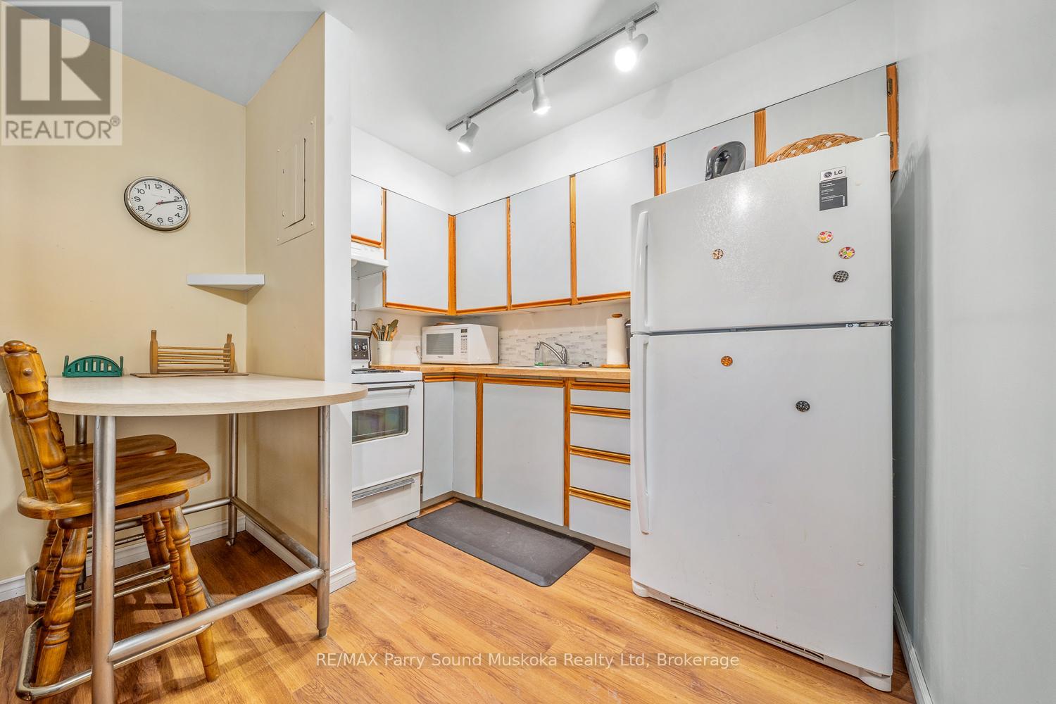 212 - 1 Georgian Bay Avenue, Parry Sound, Ontario  P2A 3B1 - Photo 12 - X12791390