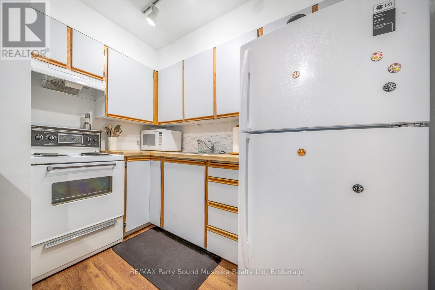 212 - 1 Georgian Bay Avenue, Parry Sound, Ontario  P2A 3B1 - Photo 13 - X12791390