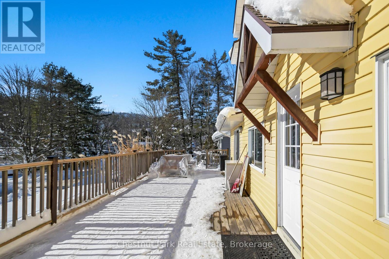 12 Ferndale Road, Muskoka Lakes, Ontario  P0B 1J0 - Photo 3 - X12791544