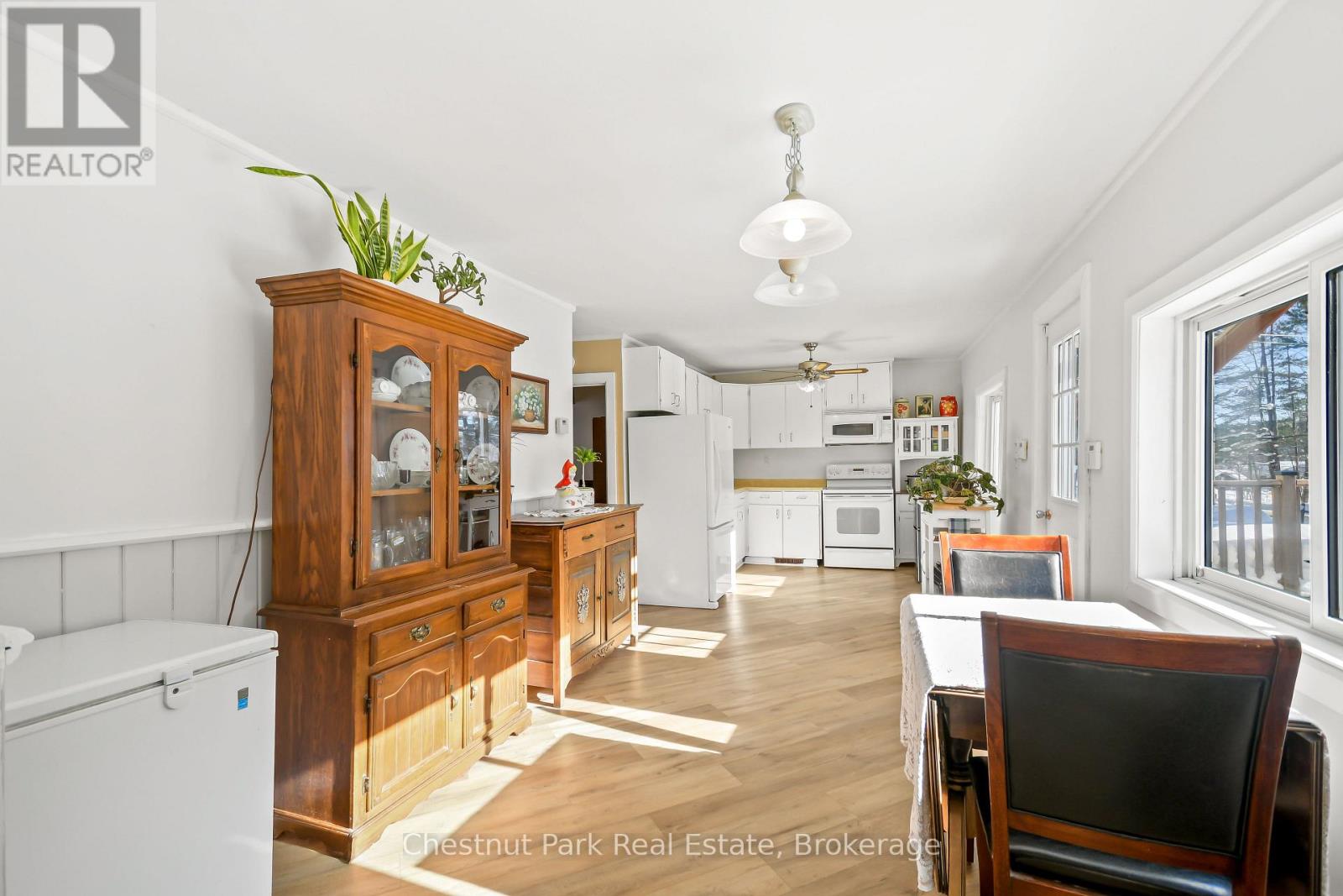 12 Ferndale Road, Muskoka Lakes, Ontario  P0B 1J0 - Photo 9 - X12791544