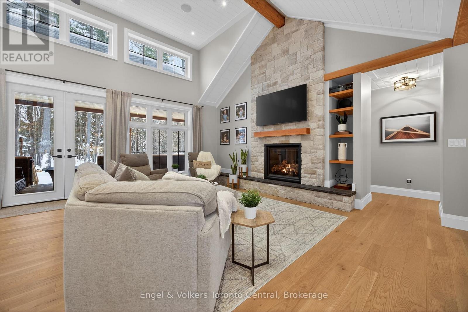 1107 Xavier Street, Gravenhurst, Ontario  P0E 1G0 - Photo 3 - X12796548